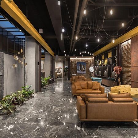 Hotel Leisure 台南行旅-巷弄潮旅 Tainan Exterior foto