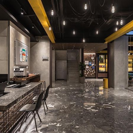 Hotel Leisure 台南行旅-巷弄潮旅 Tainan Exterior foto