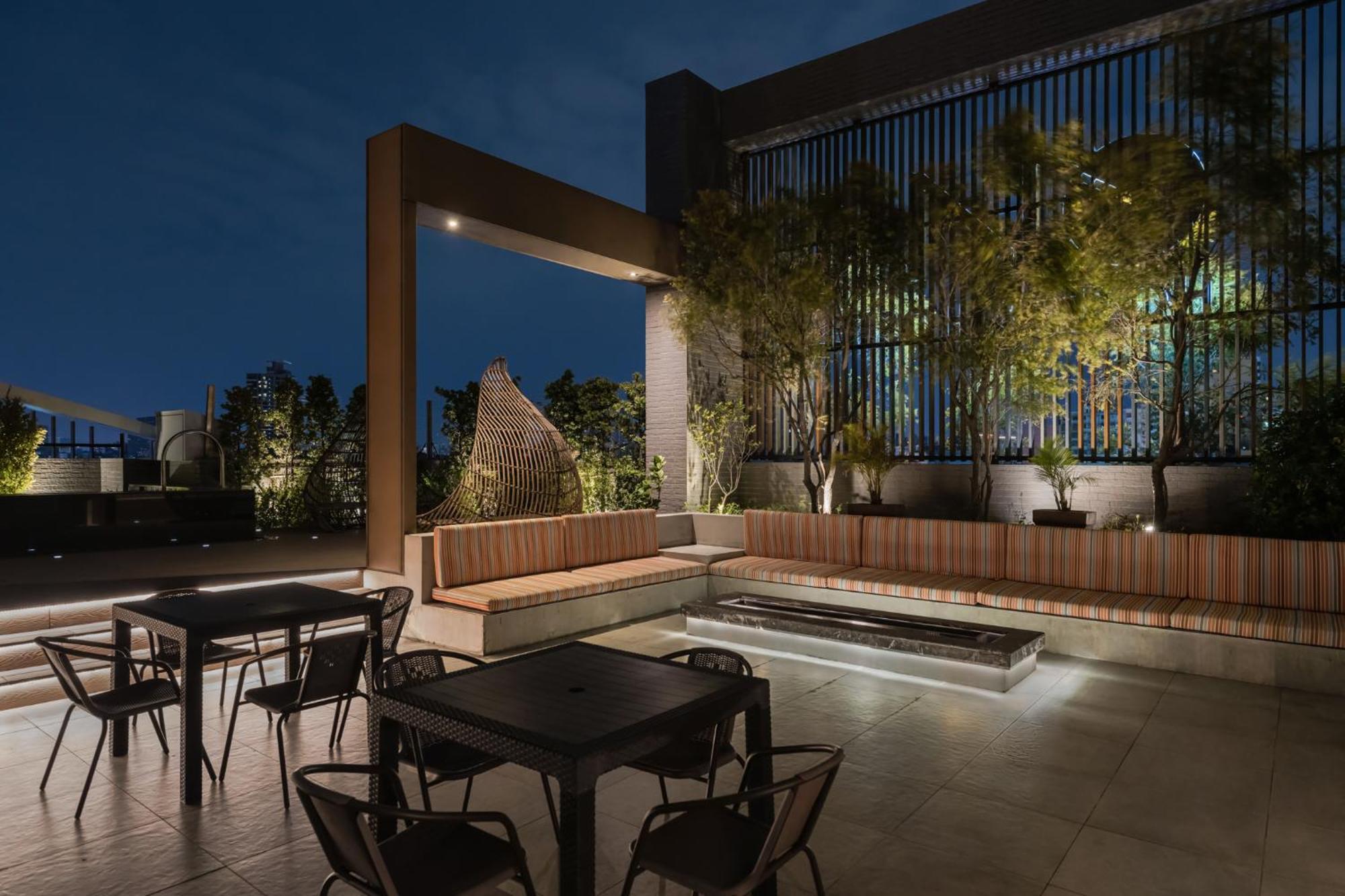 Hotel Leisure 台南行旅-巷弄潮旅 Tainan Exterior foto