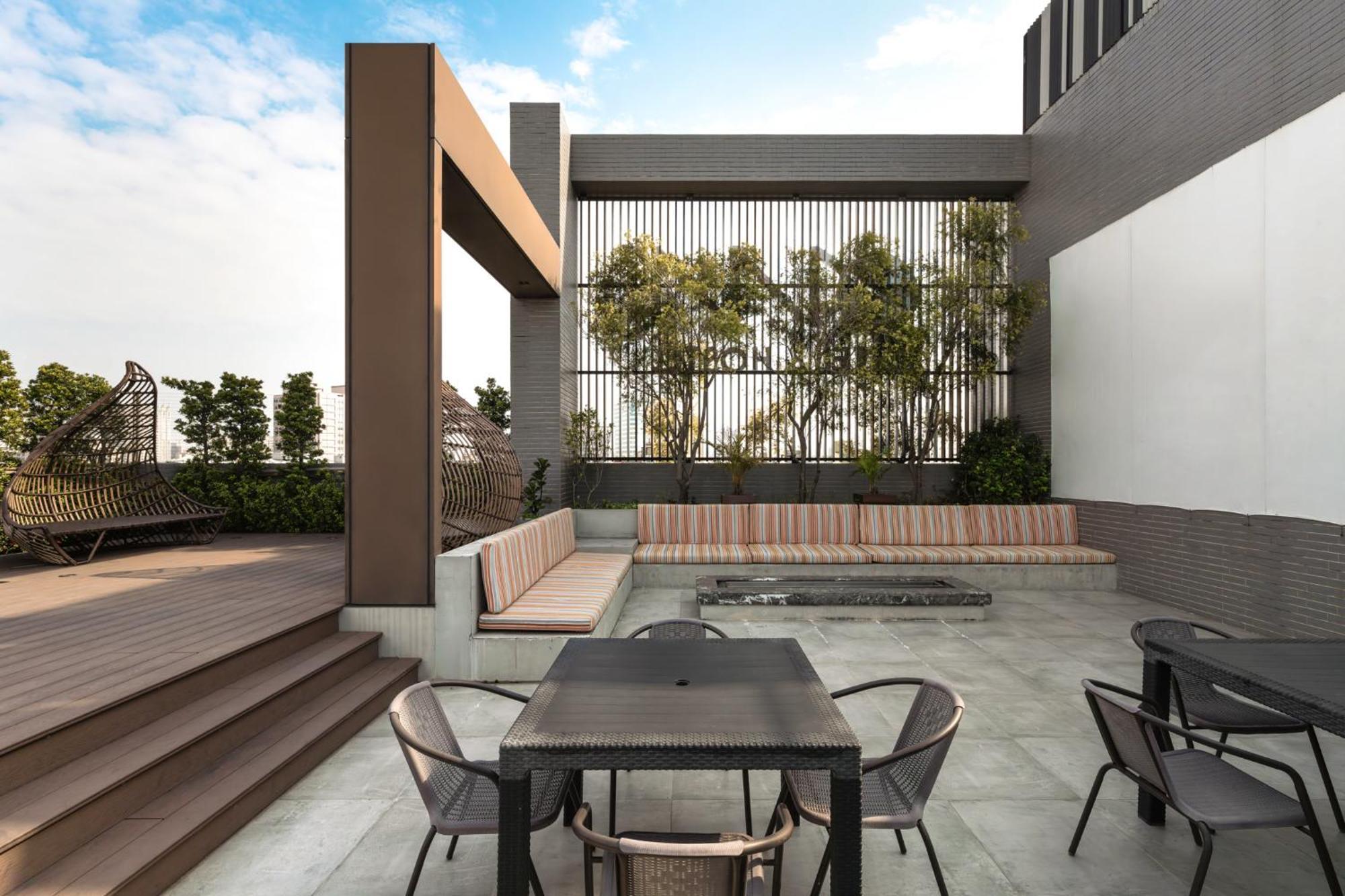 Hotel Leisure 台南行旅-巷弄潮旅 Tainan Exterior foto