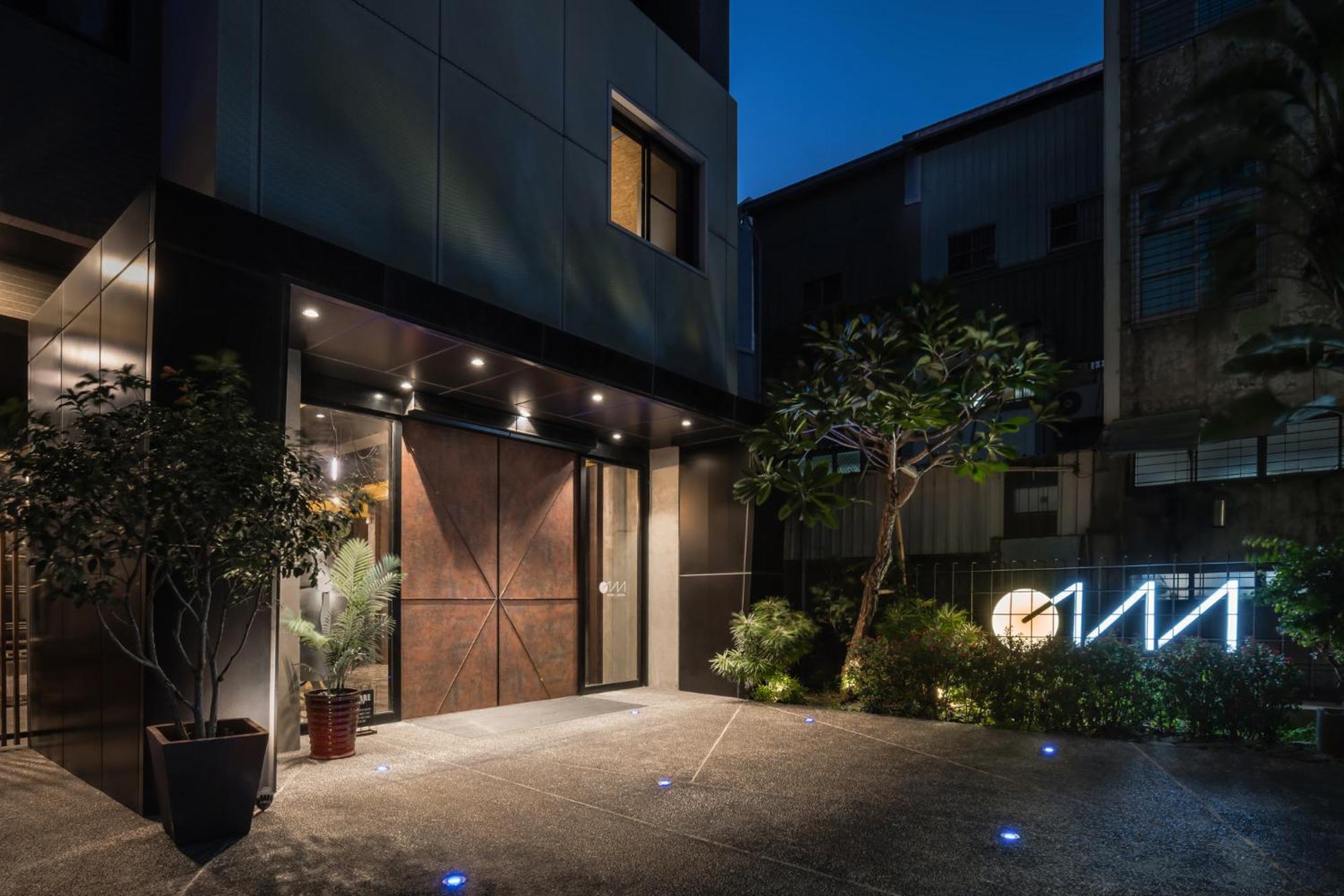 Hotel Leisure 台南行旅-巷弄潮旅 Tainan Exterior foto