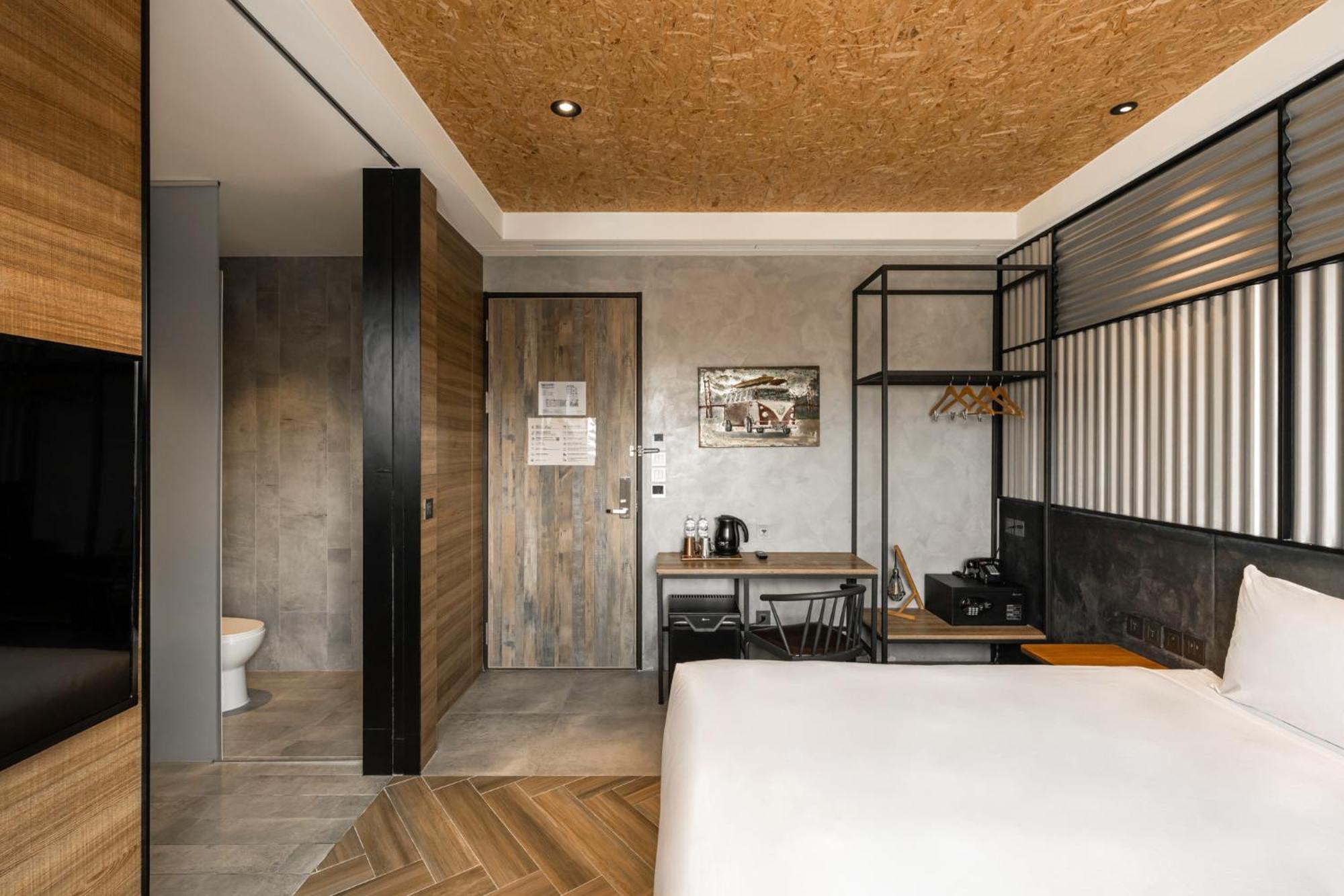 Hotel Leisure 台南行旅-巷弄潮旅 Tainan Exterior foto