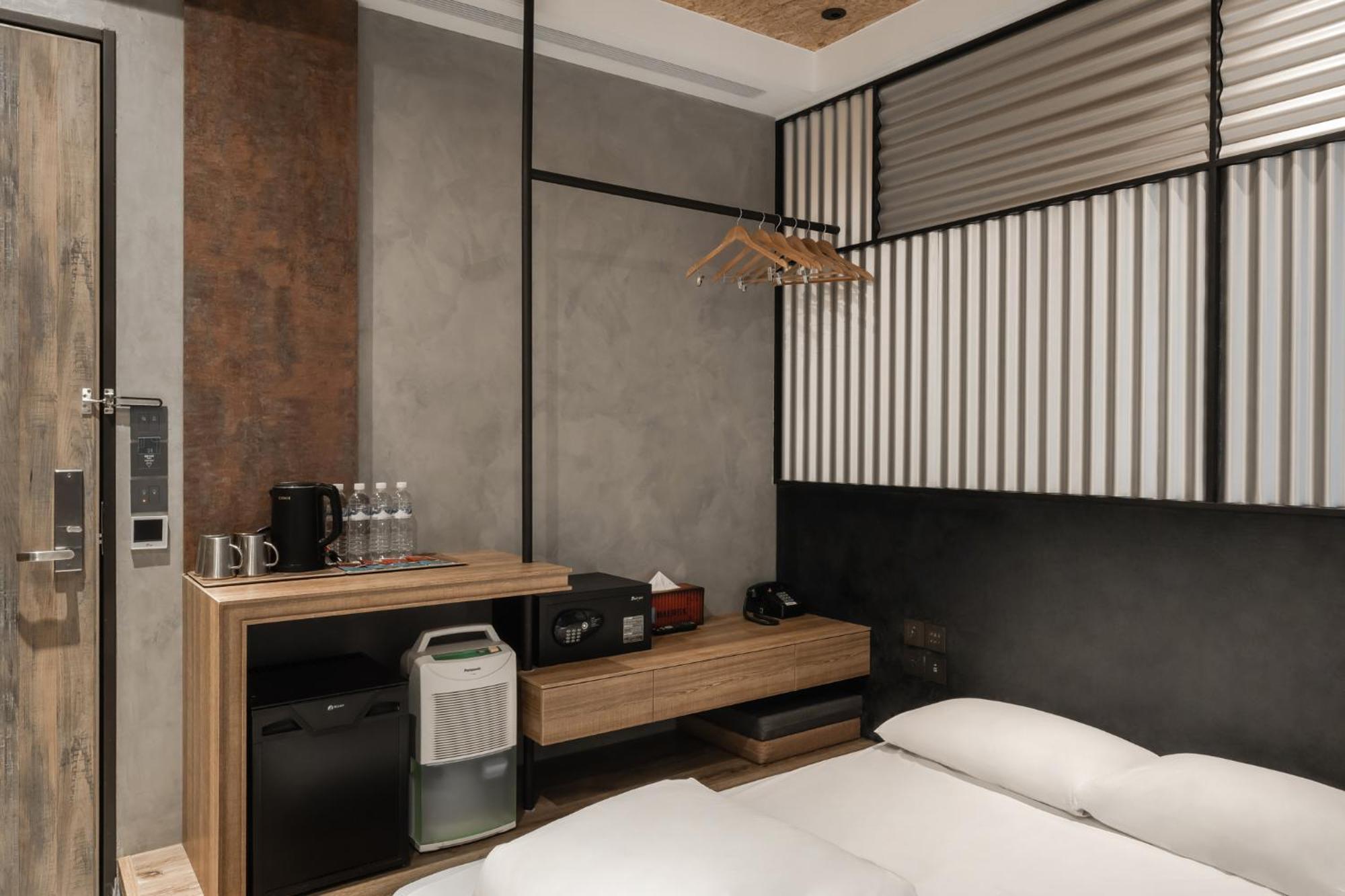 Hotel Leisure 台南行旅-巷弄潮旅 Tainan Exterior foto
