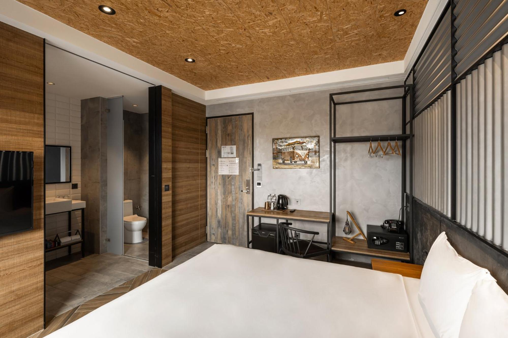 Hotel Leisure 台南行旅-巷弄潮旅 Tainan Exterior foto
