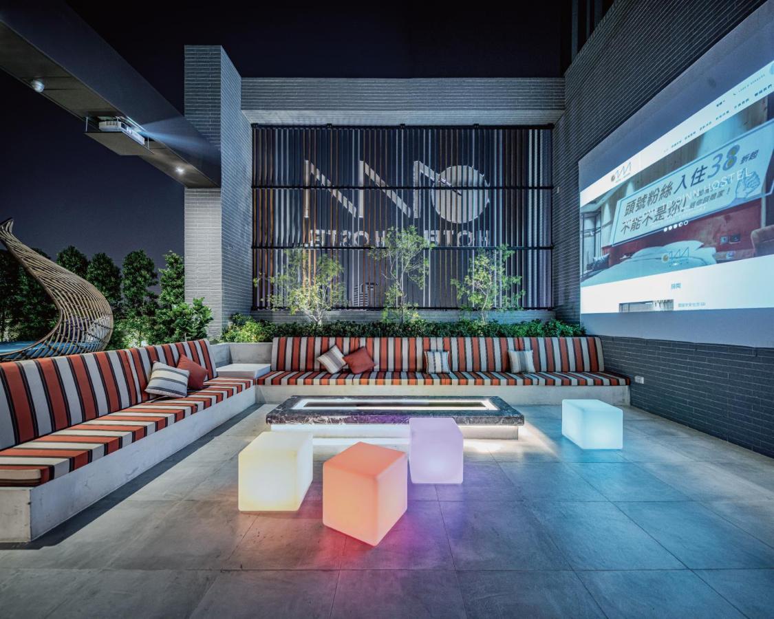 Hotel Leisure 台南行旅-巷弄潮旅 Tainan Exterior foto